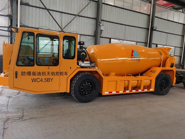 礦用濕噴臺(tái)車(chē)，礦用混凝土泵，礦用攪拌機(jī)發(fā)貨