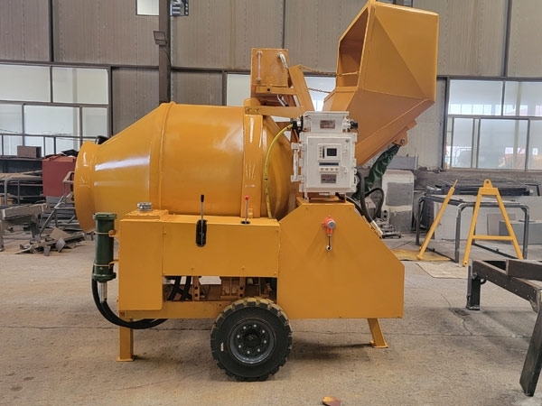 礦用濕噴臺(tái)車(chē)，礦用混凝土泵，礦用攪拌機(jī)發(fā)貨